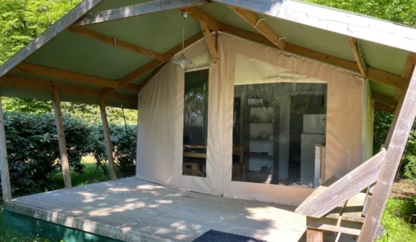 Hébergement-unique-camping-lacailletiere